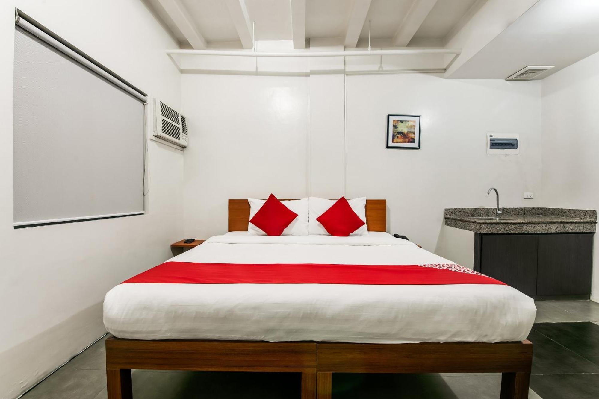 Oyo 136 Regal Residences Quezon City Εξωτερικό φωτογραφία