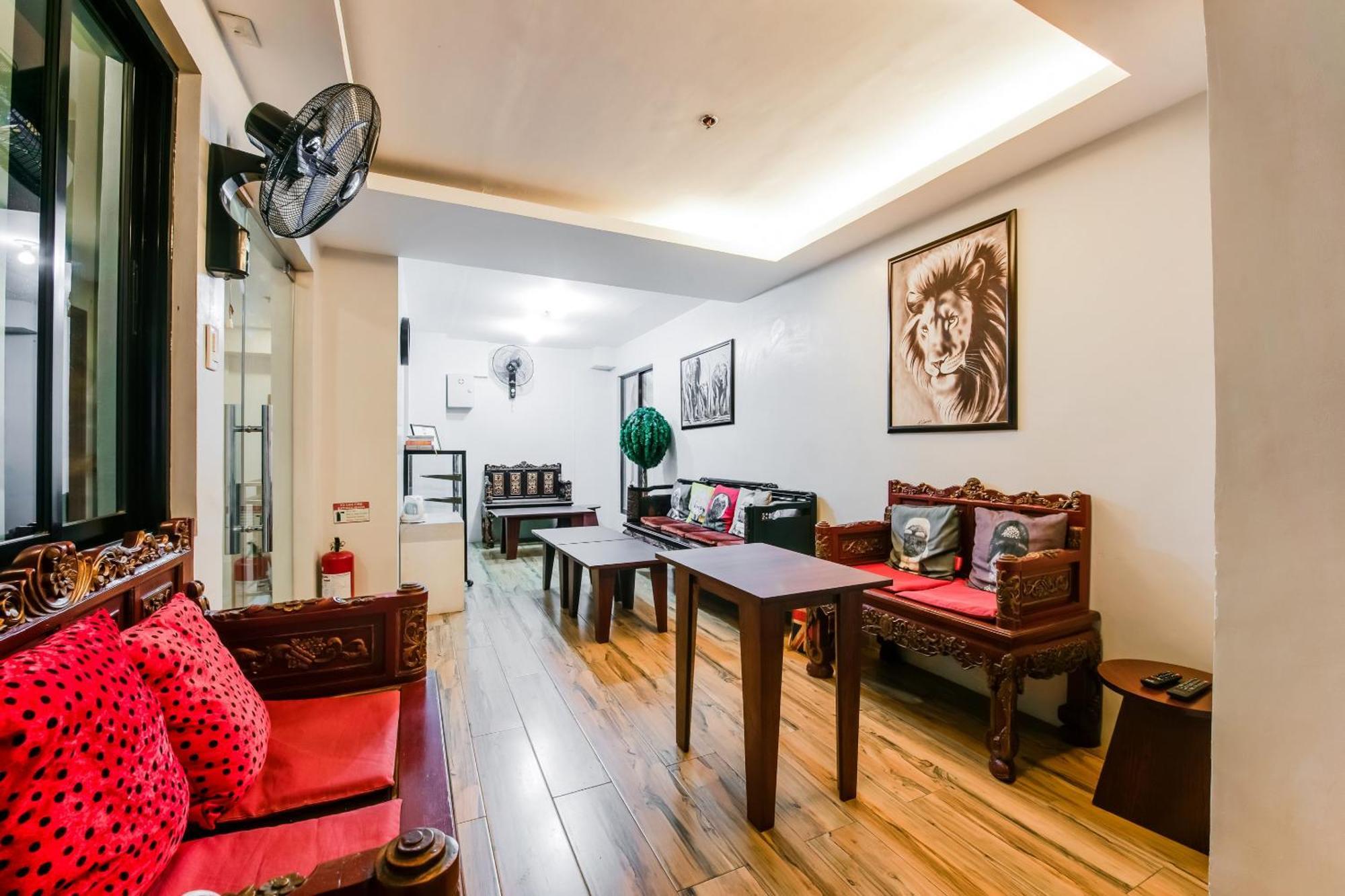 Oyo 136 Regal Residences Quezon City Εξωτερικό φωτογραφία