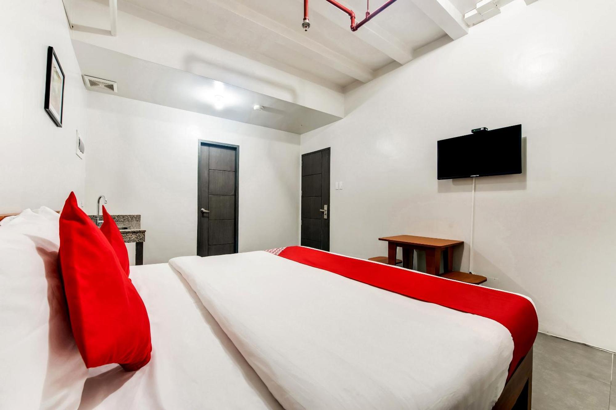 Oyo 136 Regal Residences Quezon City Εξωτερικό φωτογραφία