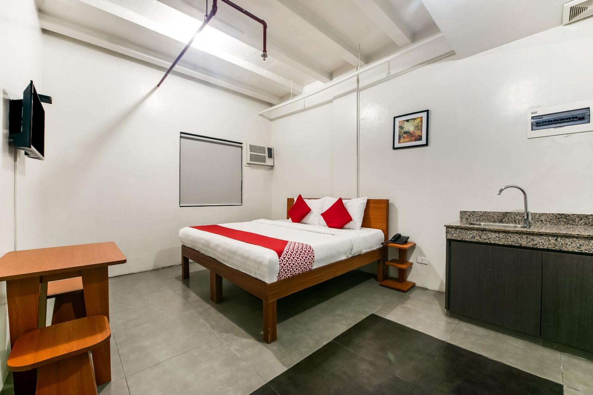 Oyo 136 Regal Residences Quezon City Εξωτερικό φωτογραφία