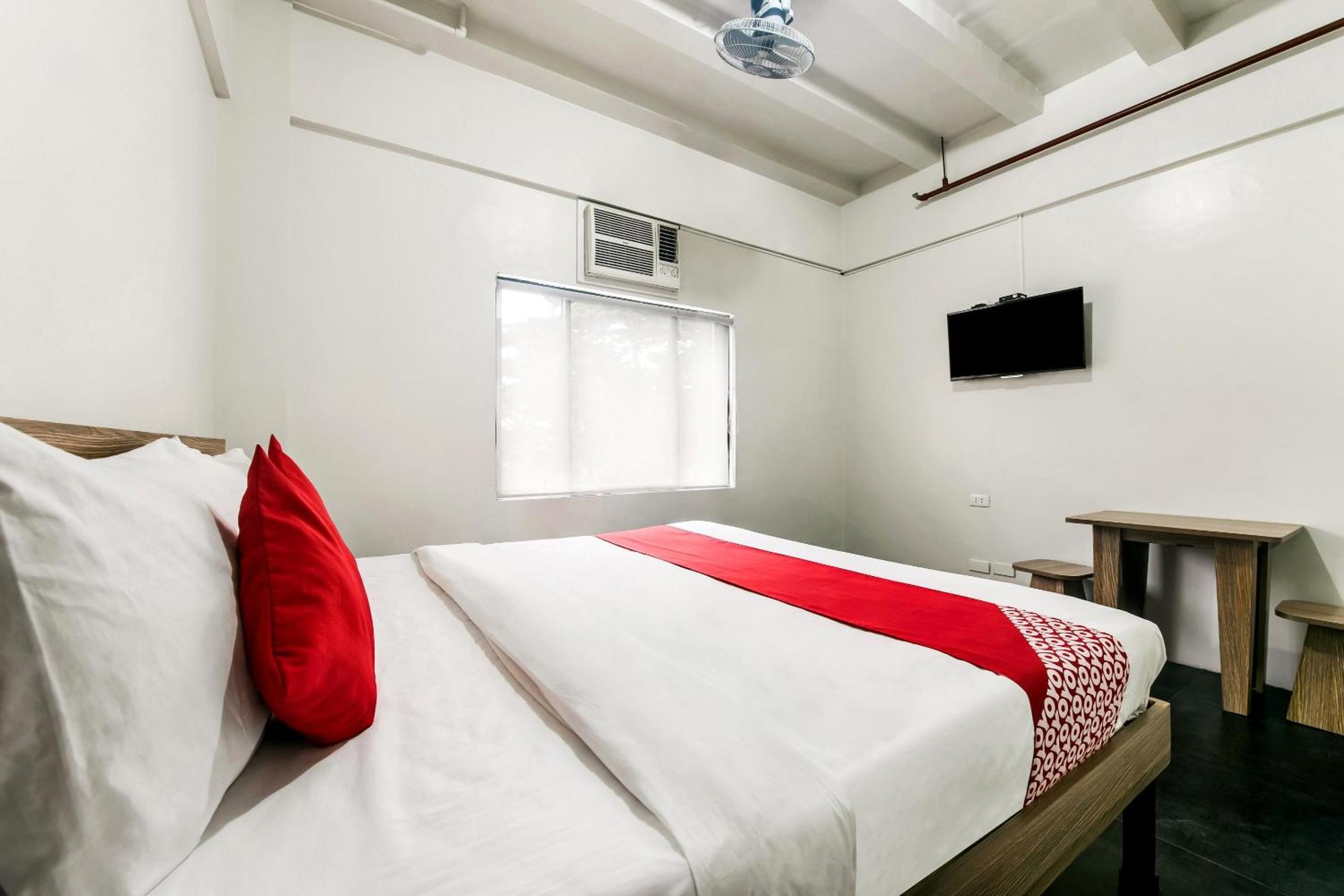 Oyo 136 Regal Residences Quezon City Εξωτερικό φωτογραφία