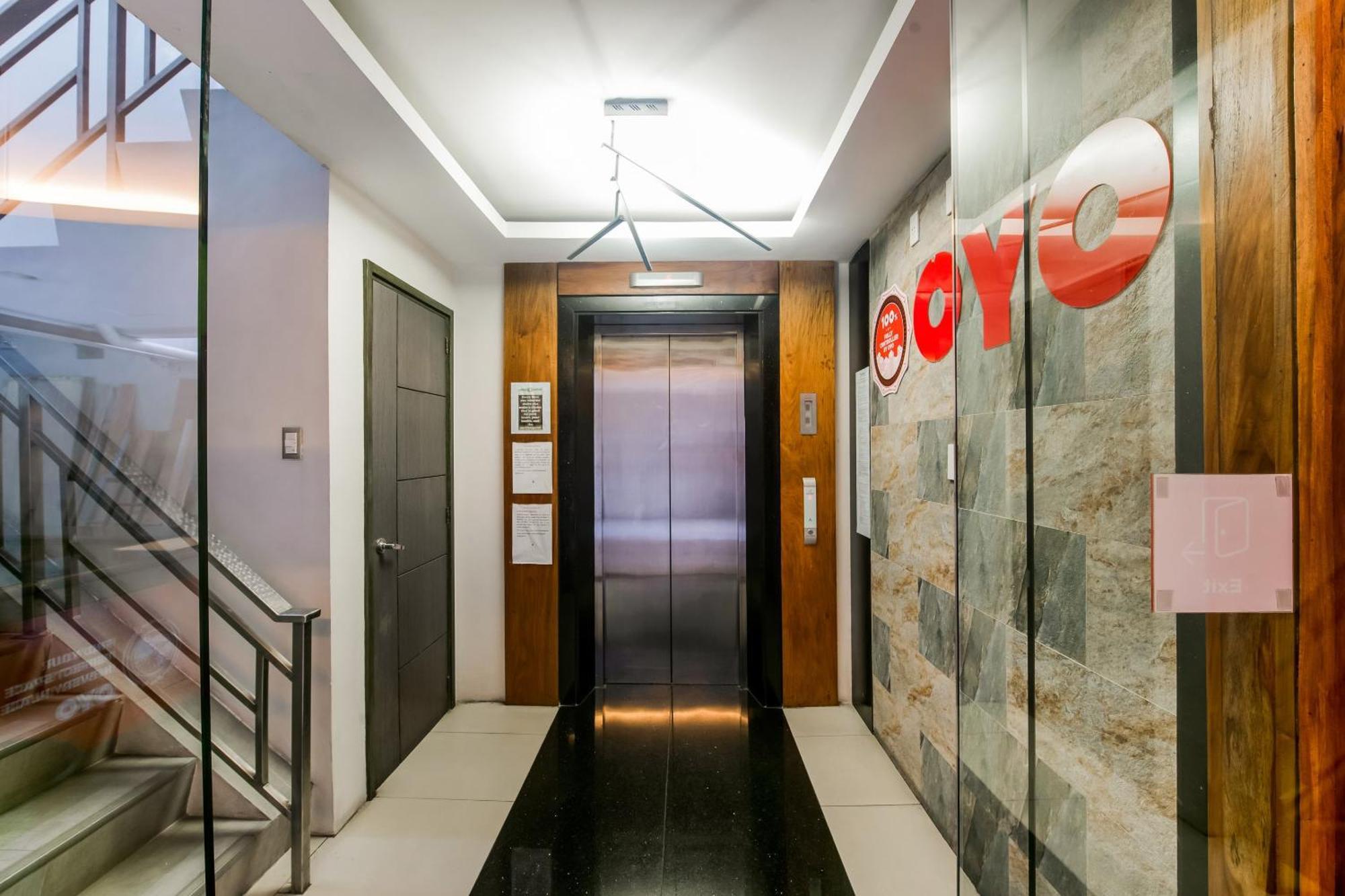 Oyo 136 Regal Residences Quezon City Εξωτερικό φωτογραφία