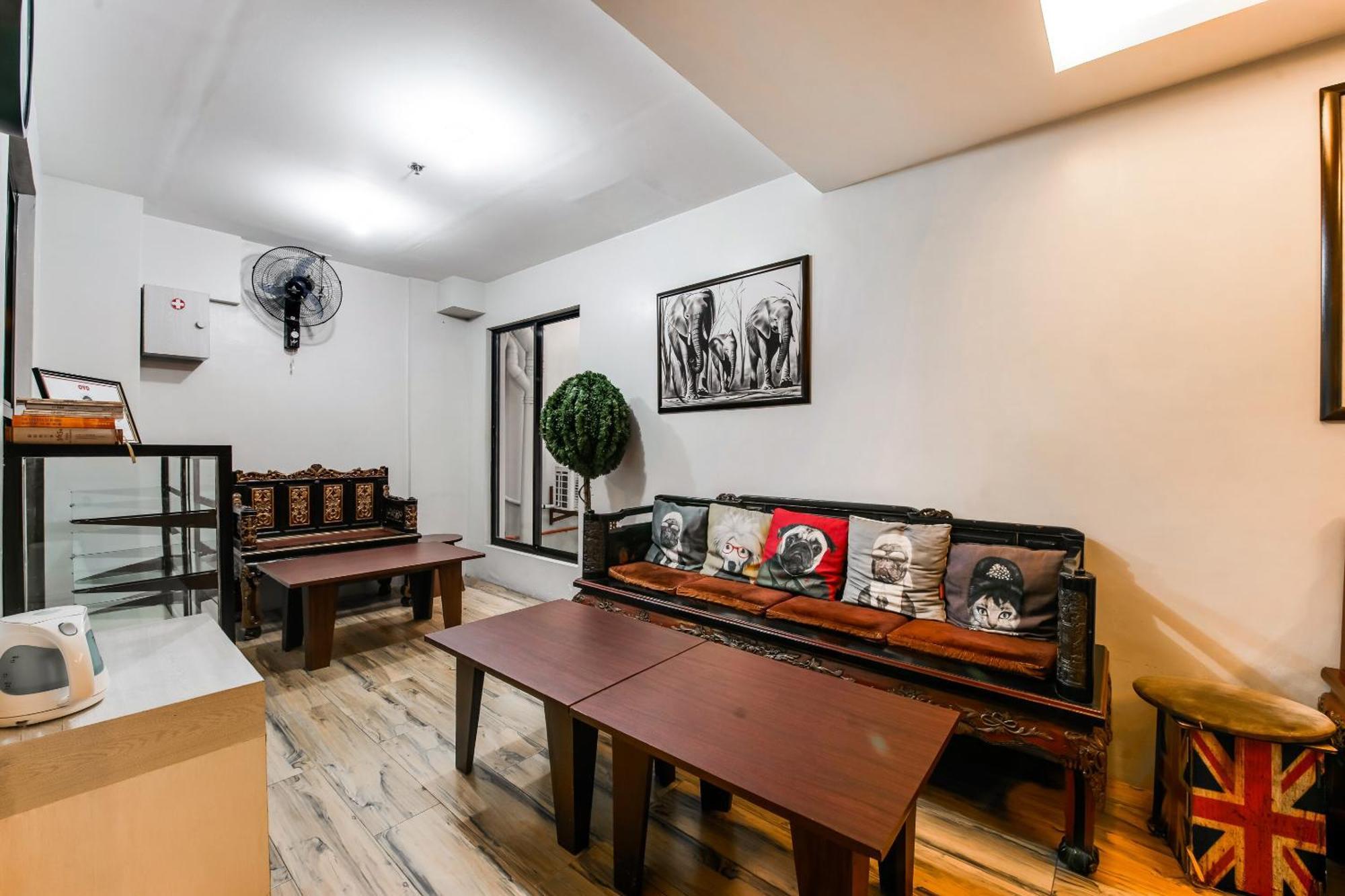 Oyo 136 Regal Residences Quezon City Εξωτερικό φωτογραφία