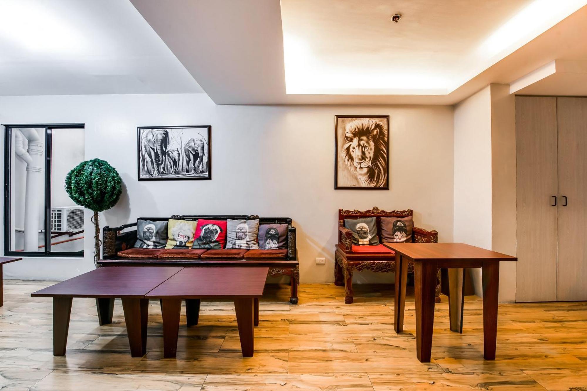 Oyo 136 Regal Residences Quezon City Εξωτερικό φωτογραφία